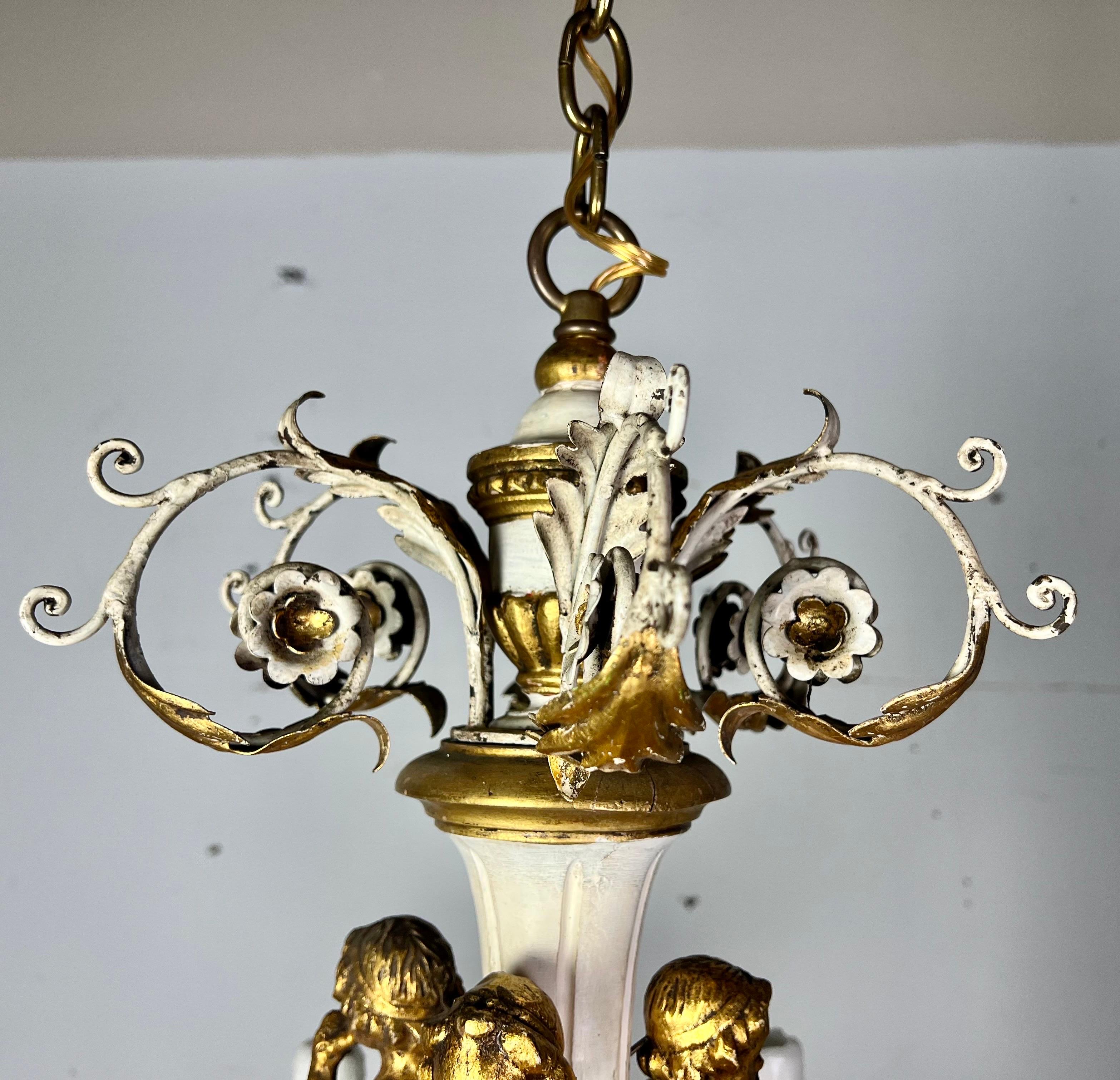 Italienischer bemalter und vergoldeter Cherub-Kronleuchter, um 1930 im Angebot 6