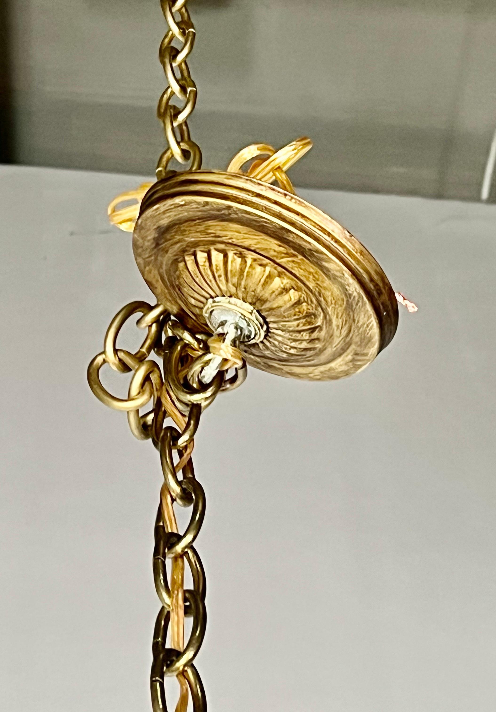 Lampadario a cherubino italiano dipinto e dorato, anni '30 circa in vendita 6