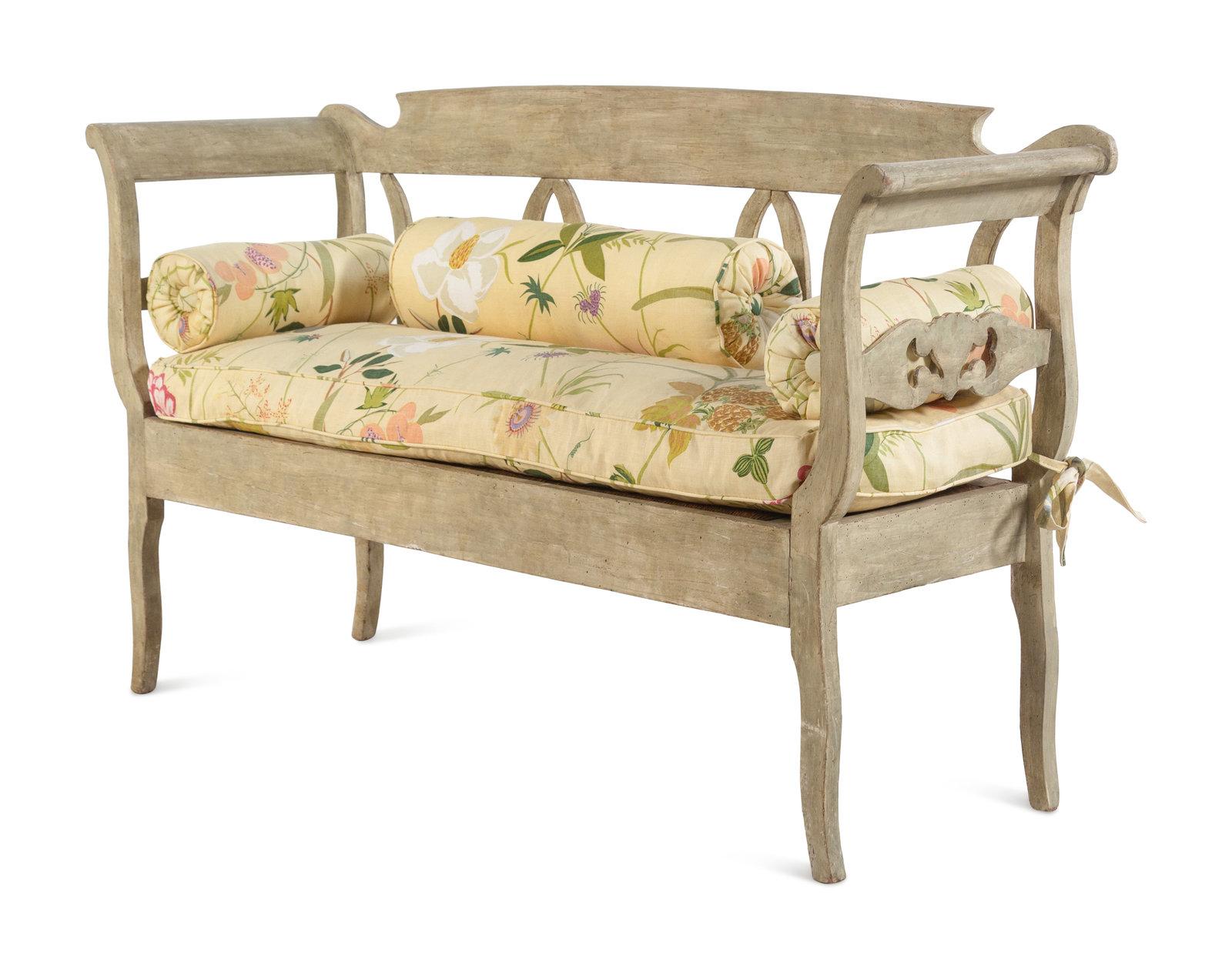 Italian Painted Settee with Seat Cushion and Pillows, 20th Century In Good Condition For Sale In Savannah, GA
