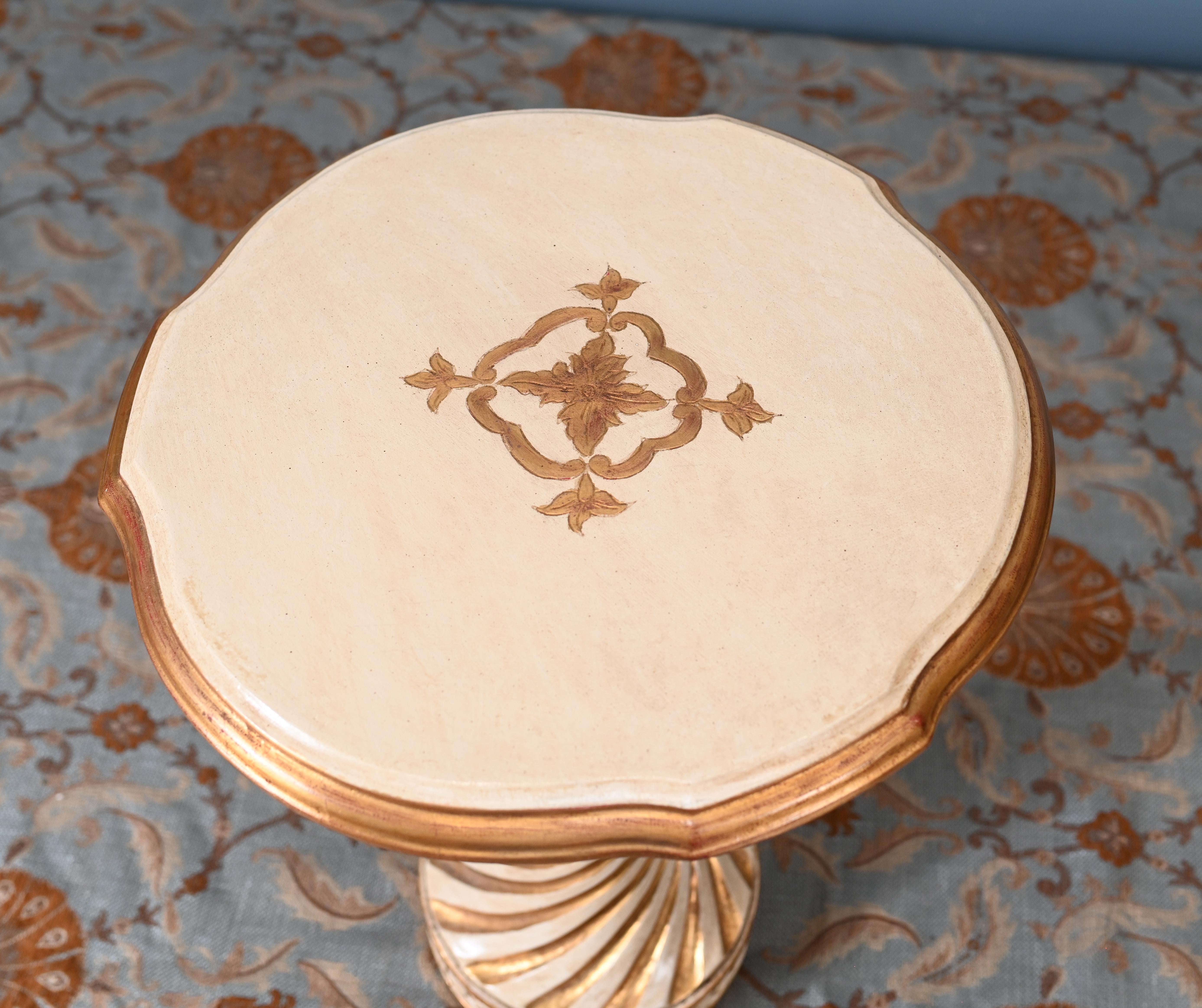 Mesa auxiliar italiana pintada Interiores venecianos 1930 en venta 1