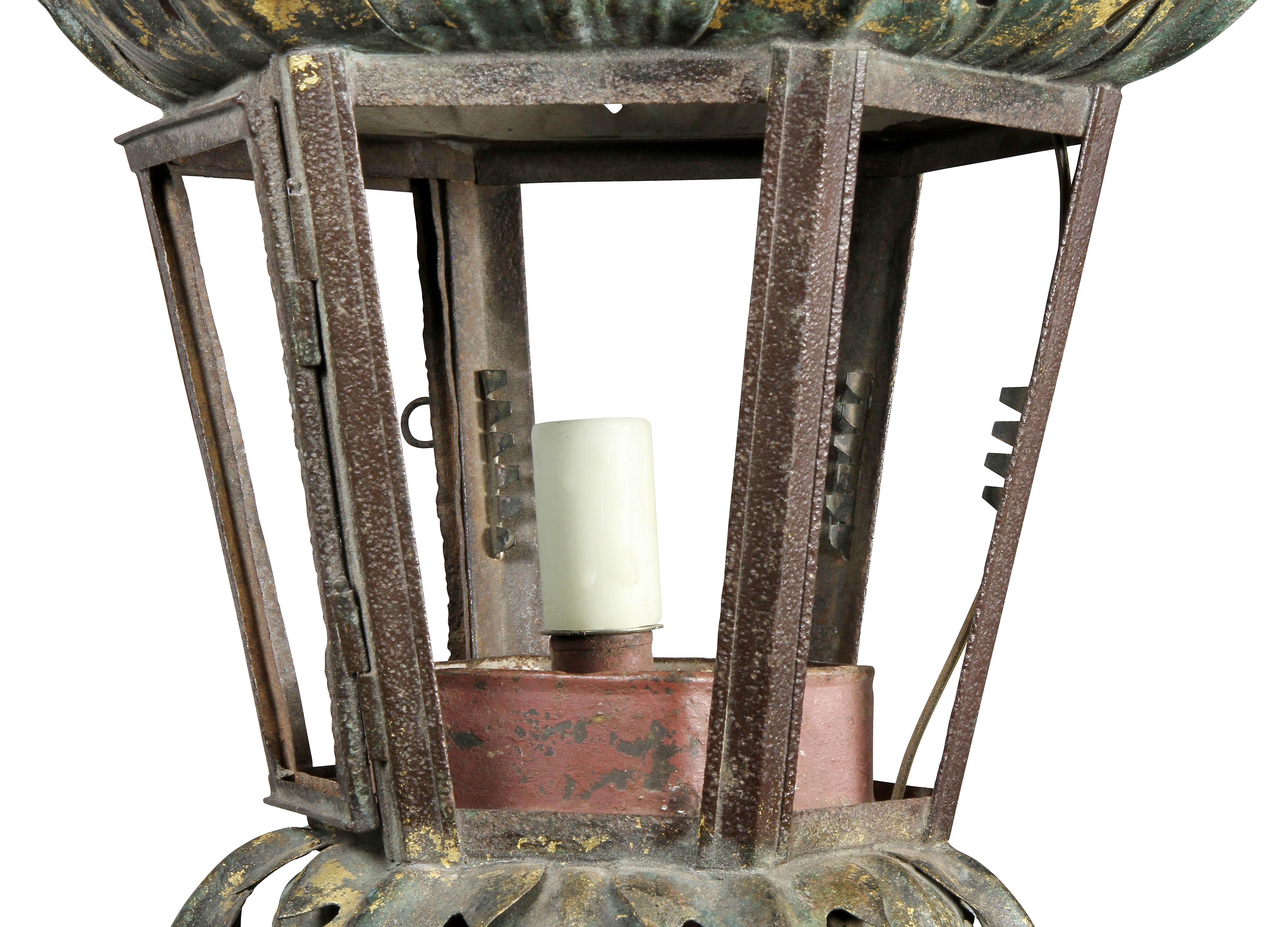 Italian Painted Tole Hall Lantern In Good Condition For Sale In Essex, MA