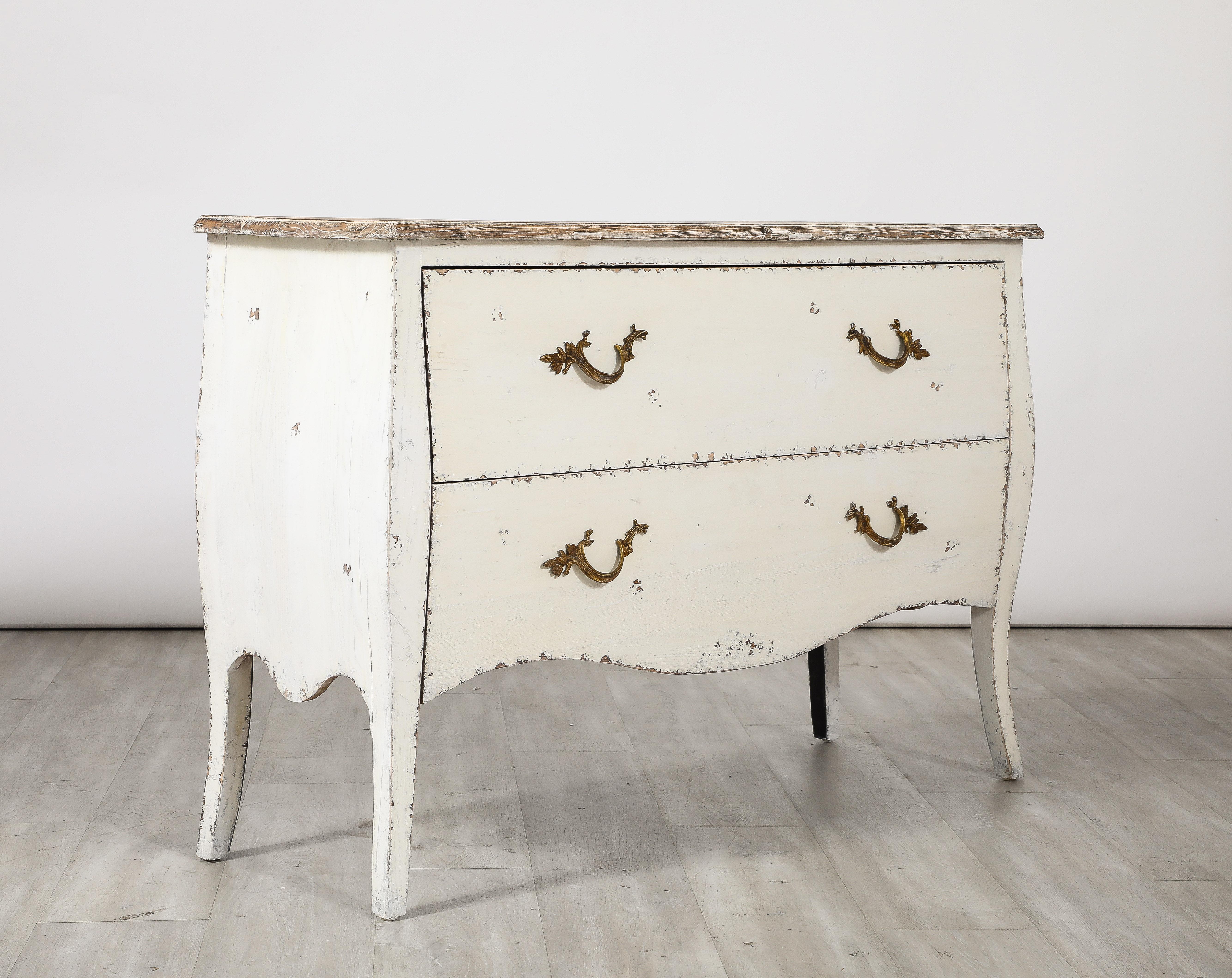 Commode rococo italienne peinte à deux tiroirs en vente 10