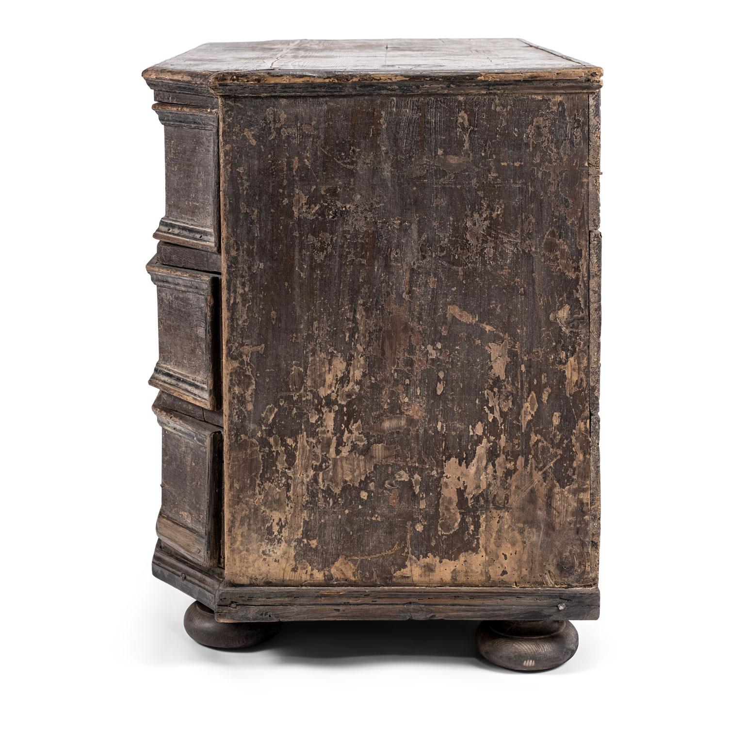 Large-Scale Italian Painted Walnut Commode 1