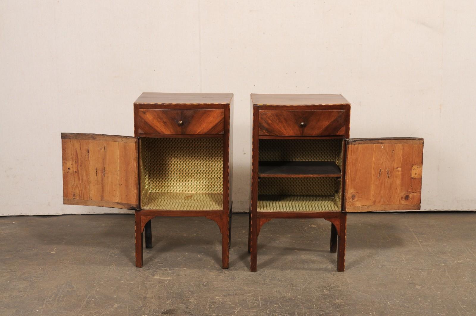 Italian Pair 19th C. Bow-Front Night Stands w/Decorative Veneers & Inlay Banding For Sale 10