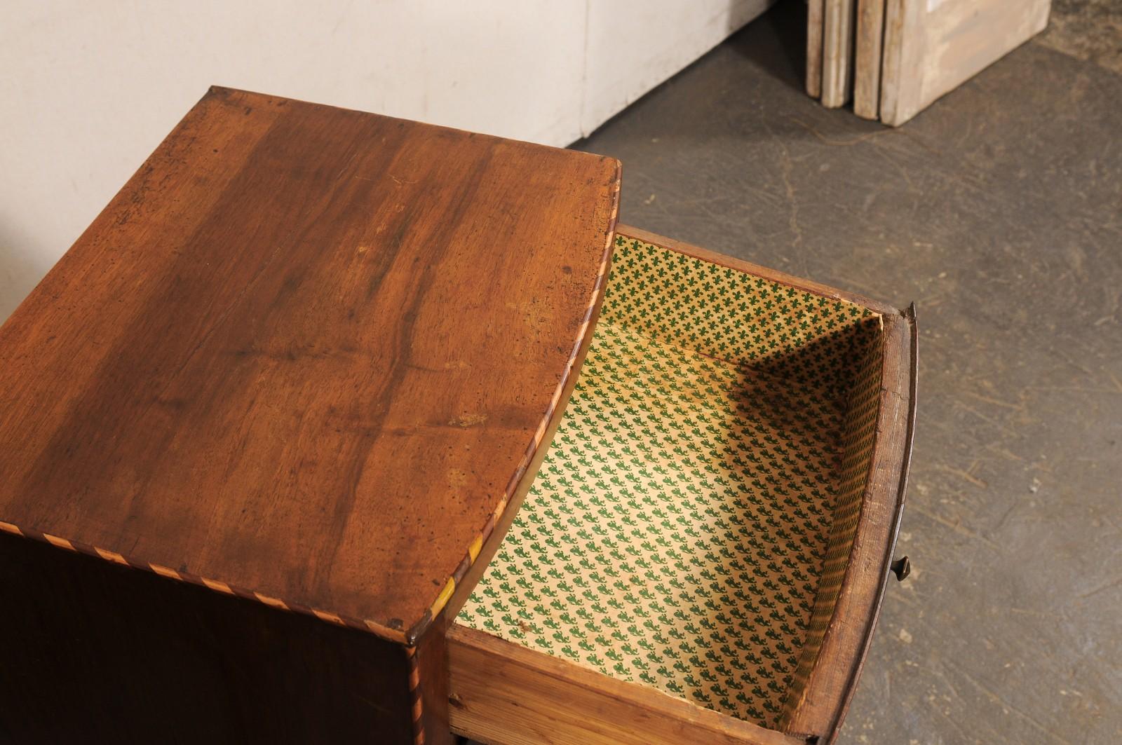 Italian Pair 19th C. Bow-Front Night Stands w/Decorative Veneers & Inlay Banding For Sale 4