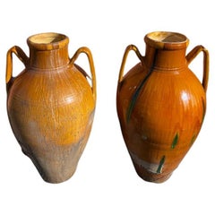 Paire de vases italiens en terre cuite brune