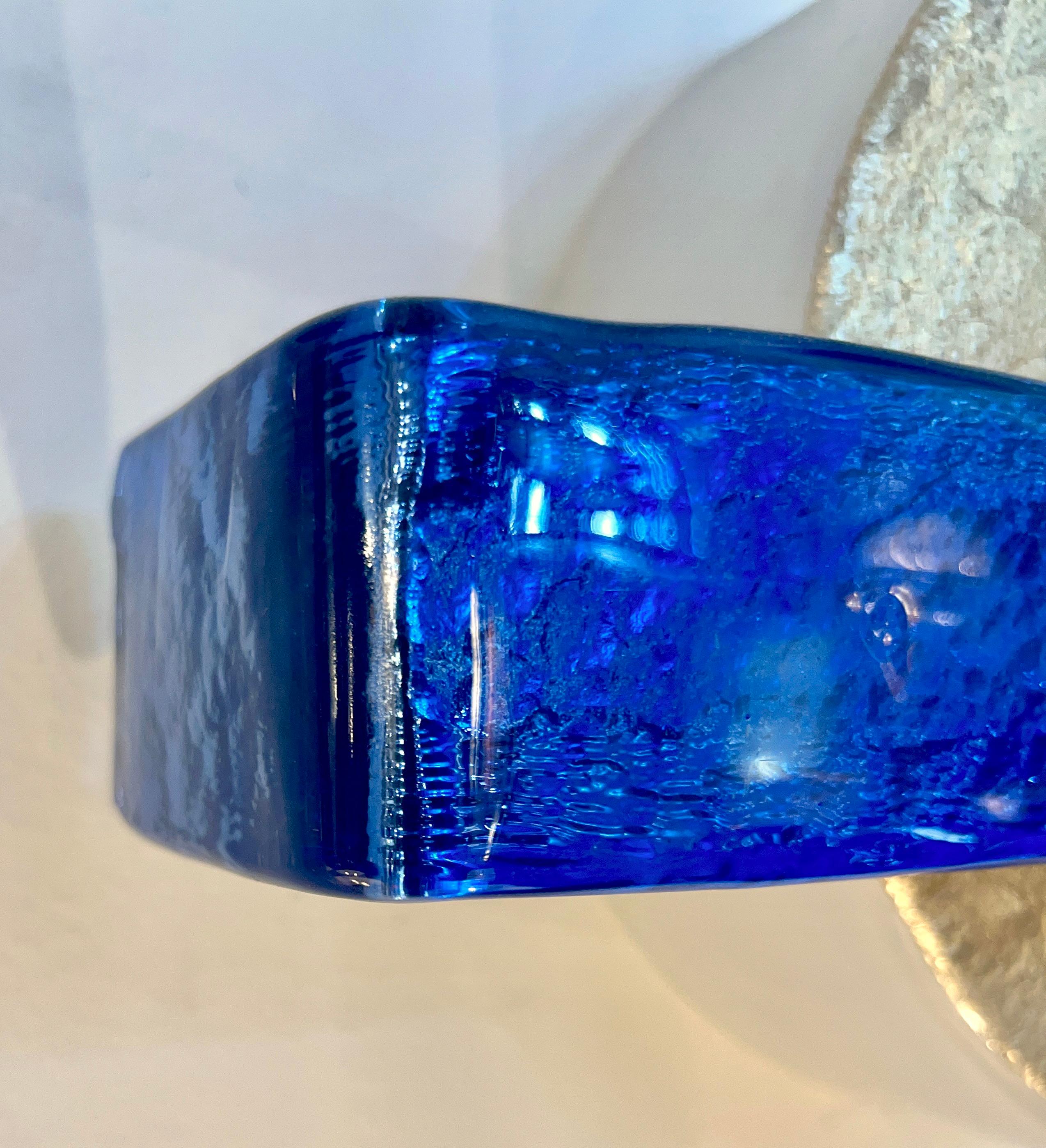 Paire d'appliques italiennes en verre de Murano au design abstrait, de couleur champagne, argent, bleu et cristal en vente 5