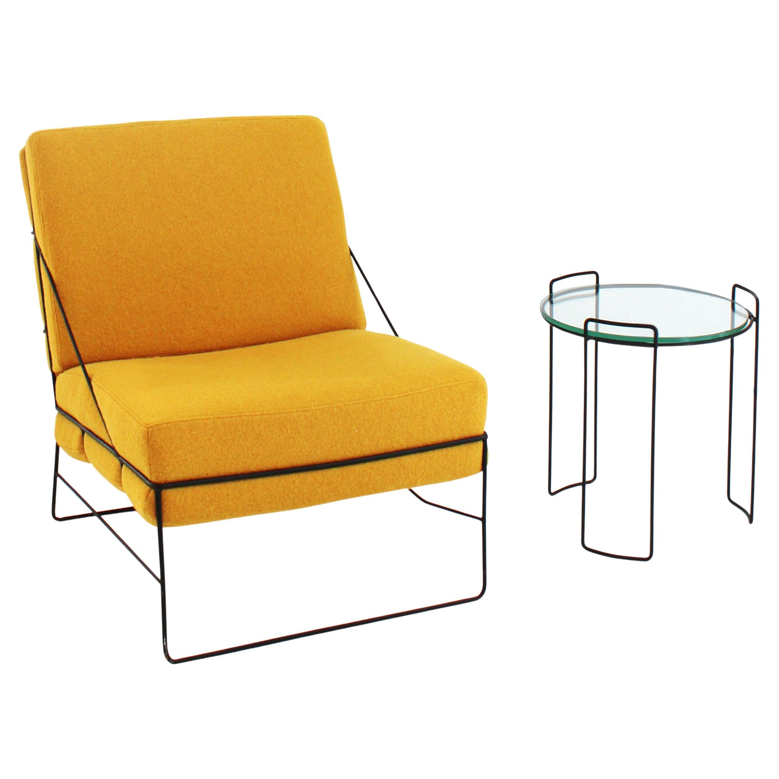 Coppia italiana degli anni '70: Poltrona e tavolino in bouclé giallo, Italia, 1970