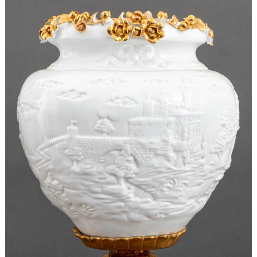  Italian Pair Glazed / Hand Gilt Porcelain Table Lamps   For Sale 3