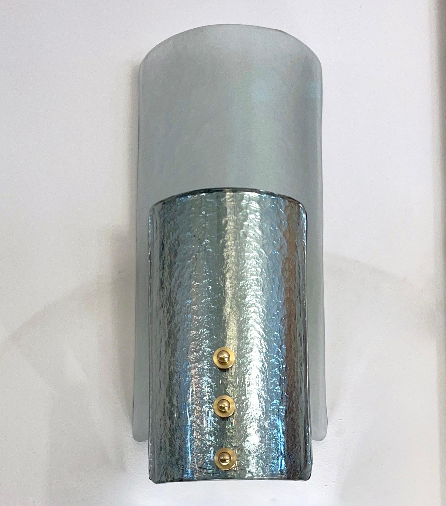 Italienische Paar Moderne gebogene Aqua Silber Blau Textur Murano Glas Grafik Wandleuchten im Angebot 4