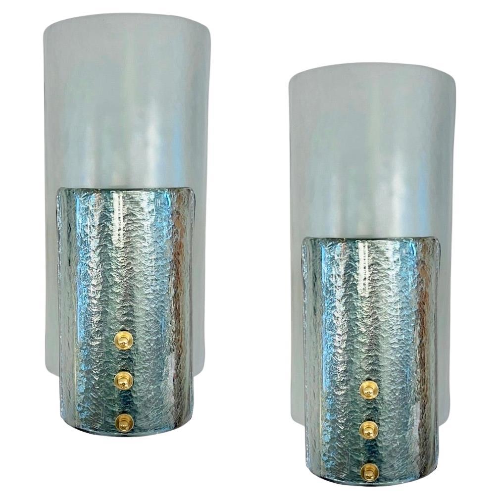 Italienische Paar Moderne gebogene Aqua Silber Blau Textur Murano Glas Grafik Wandleuchten