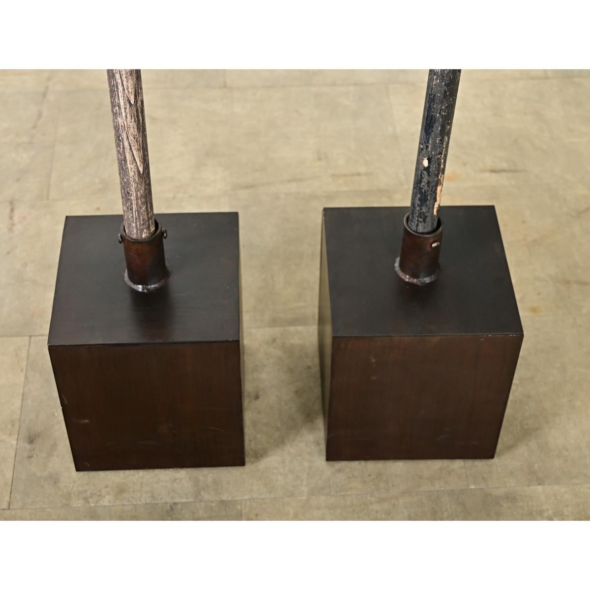 Pareja italiana de antorchas de incienso religioso del siglo XVIII Tallado a mano en venta