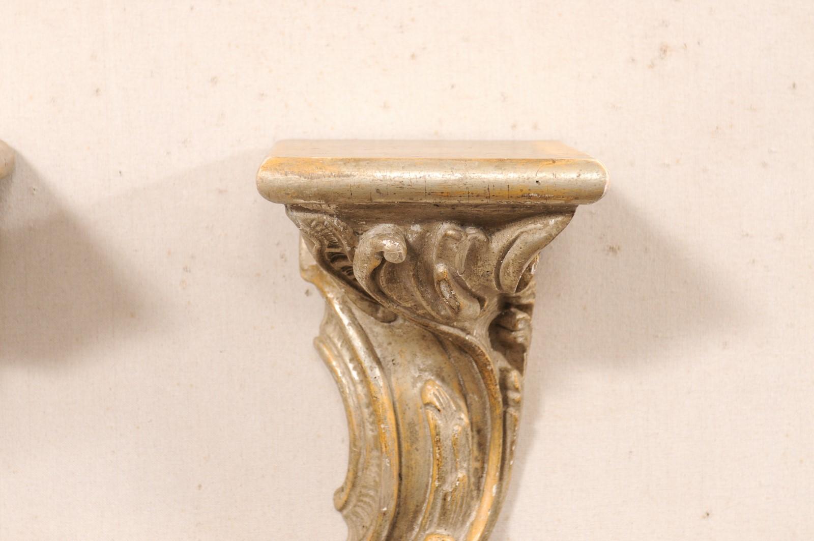 Italian Pair of 19th C. Rinceau-Carved Wall Shelf Brackets in Silver & Gold For Sale 5