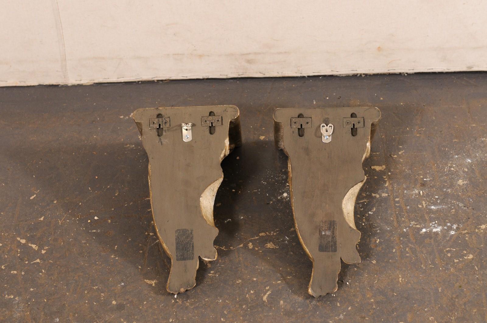 Italian Pair of 19th C. Rinceau-Carved Wall Shelf Brackets in Silver & Gold For Sale 7
