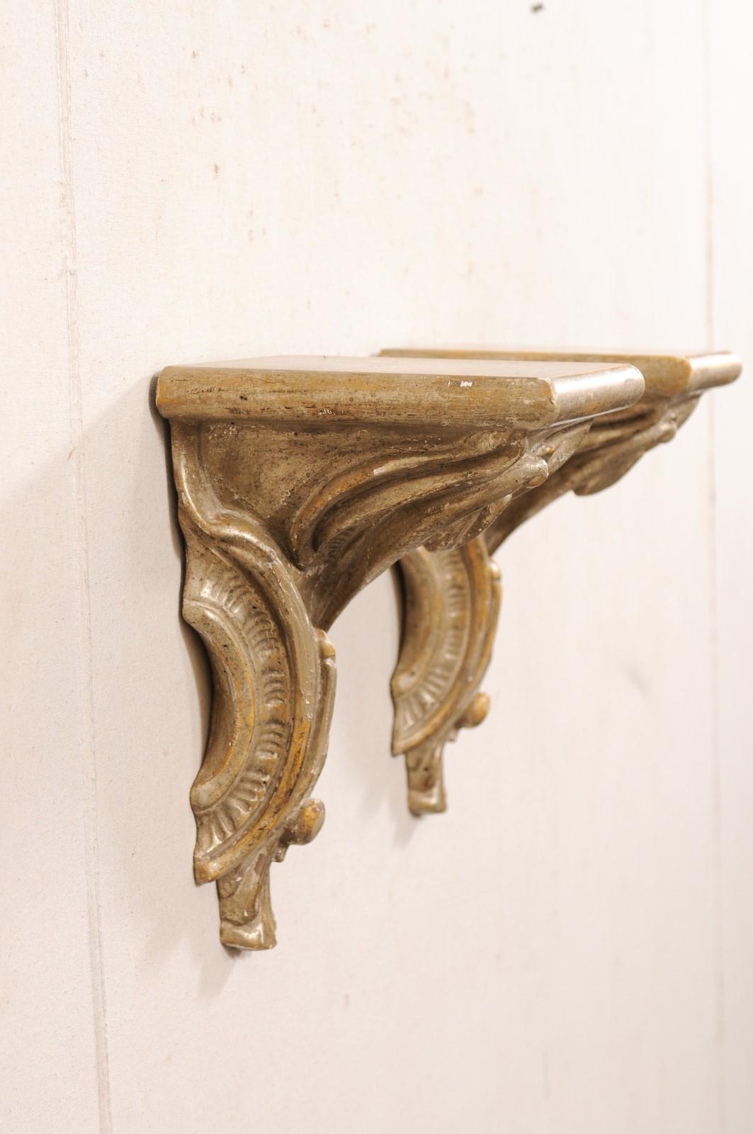 Italian Pair of 19th C. Rinceau-Carved Wall Shelf Brackets in Silver & Gold For Sale 2