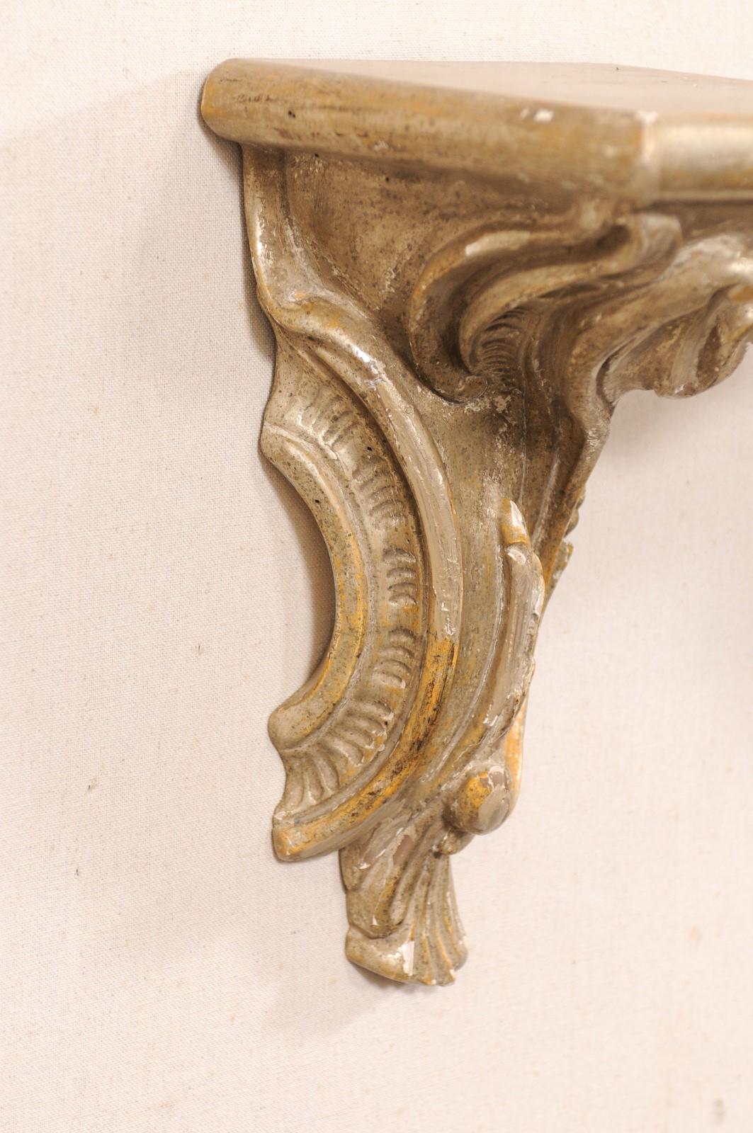 Italian Pair of 19th C. Rinceau-Carved Wall Shelf Brackets in Silver & Gold For Sale 3