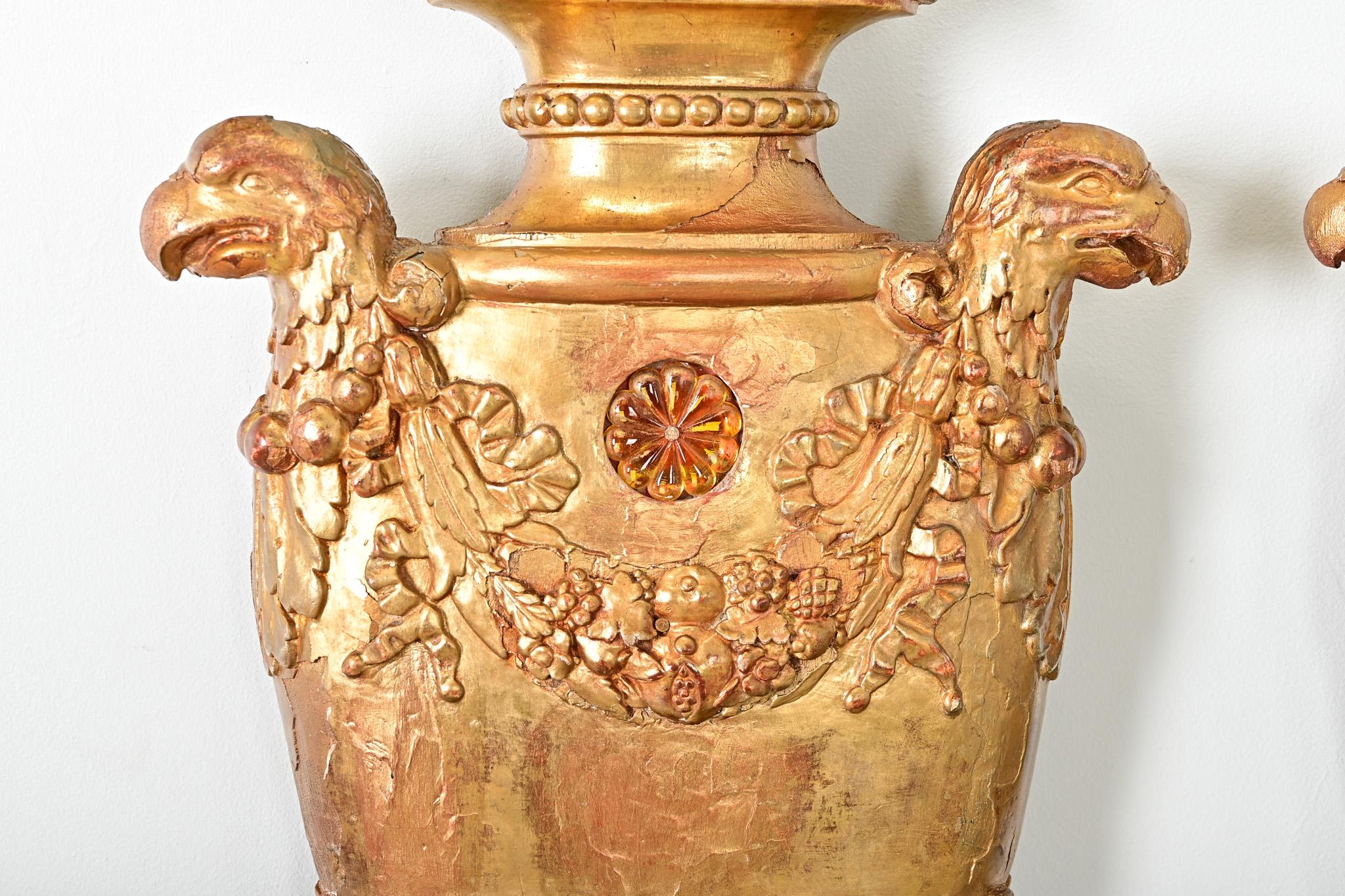 Italian Pair of 19th Century Giltwood Appliqués In Good Condition For Sale In Baton Rouge, LA