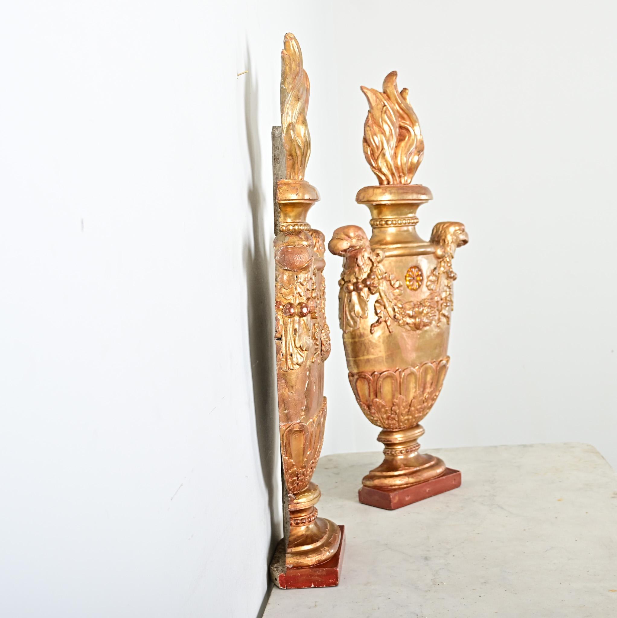 Gold Italian Pair of 19th Century Giltwood Appliqués For Sale