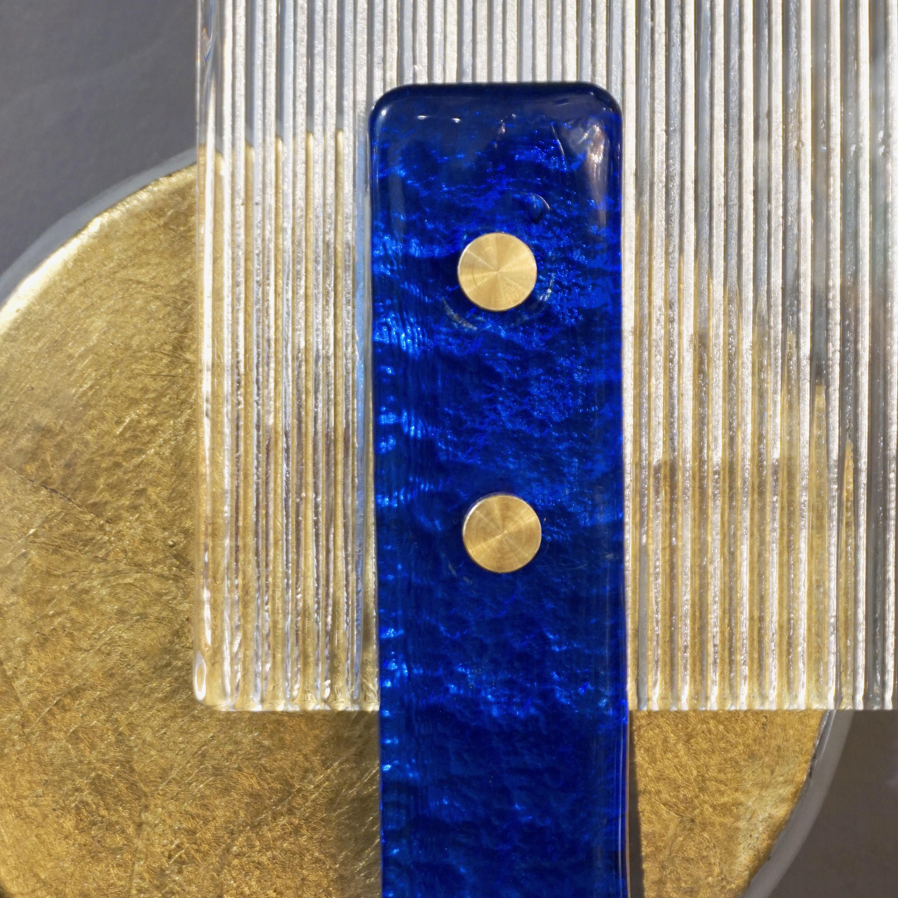 Feuille d'or Paire d'appliques modernes abstraites italiennes en verre de Murano en or, saphir et cristal en vente