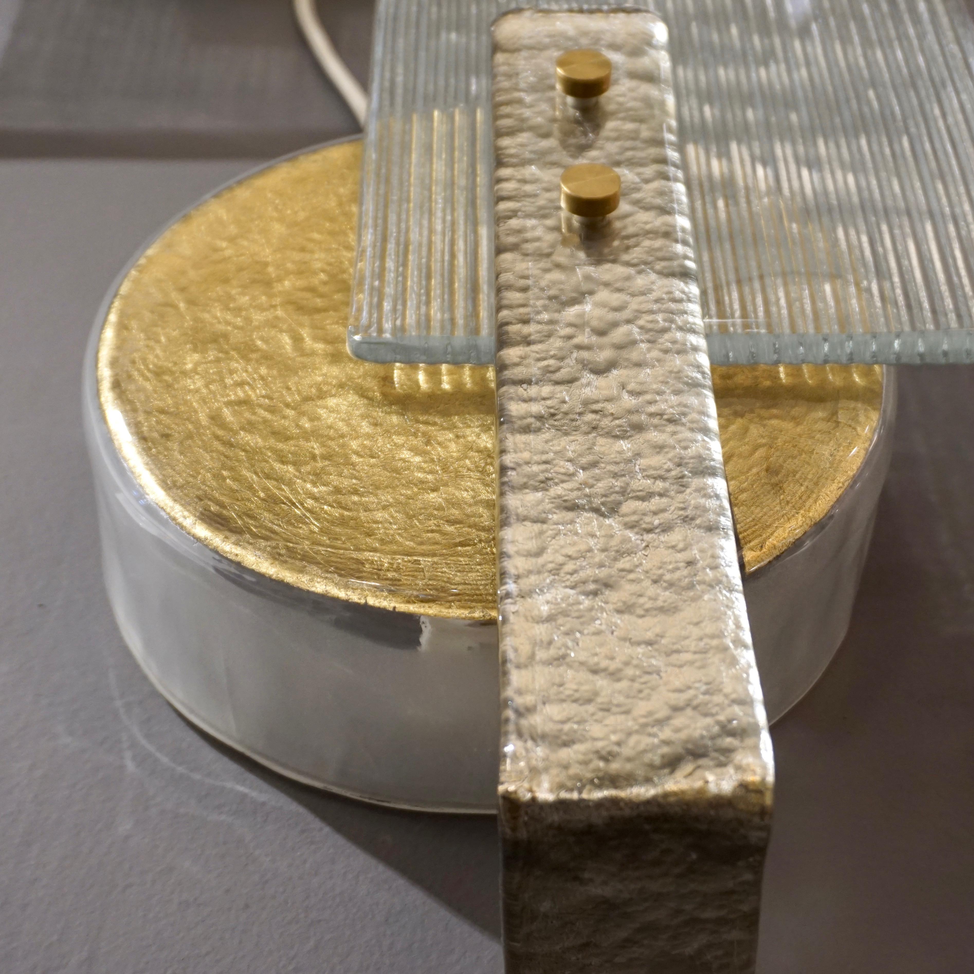 Fait main Paire d'appliques modernes abstraites italiennes en verre de Murano en or:: argent et cristal en vente