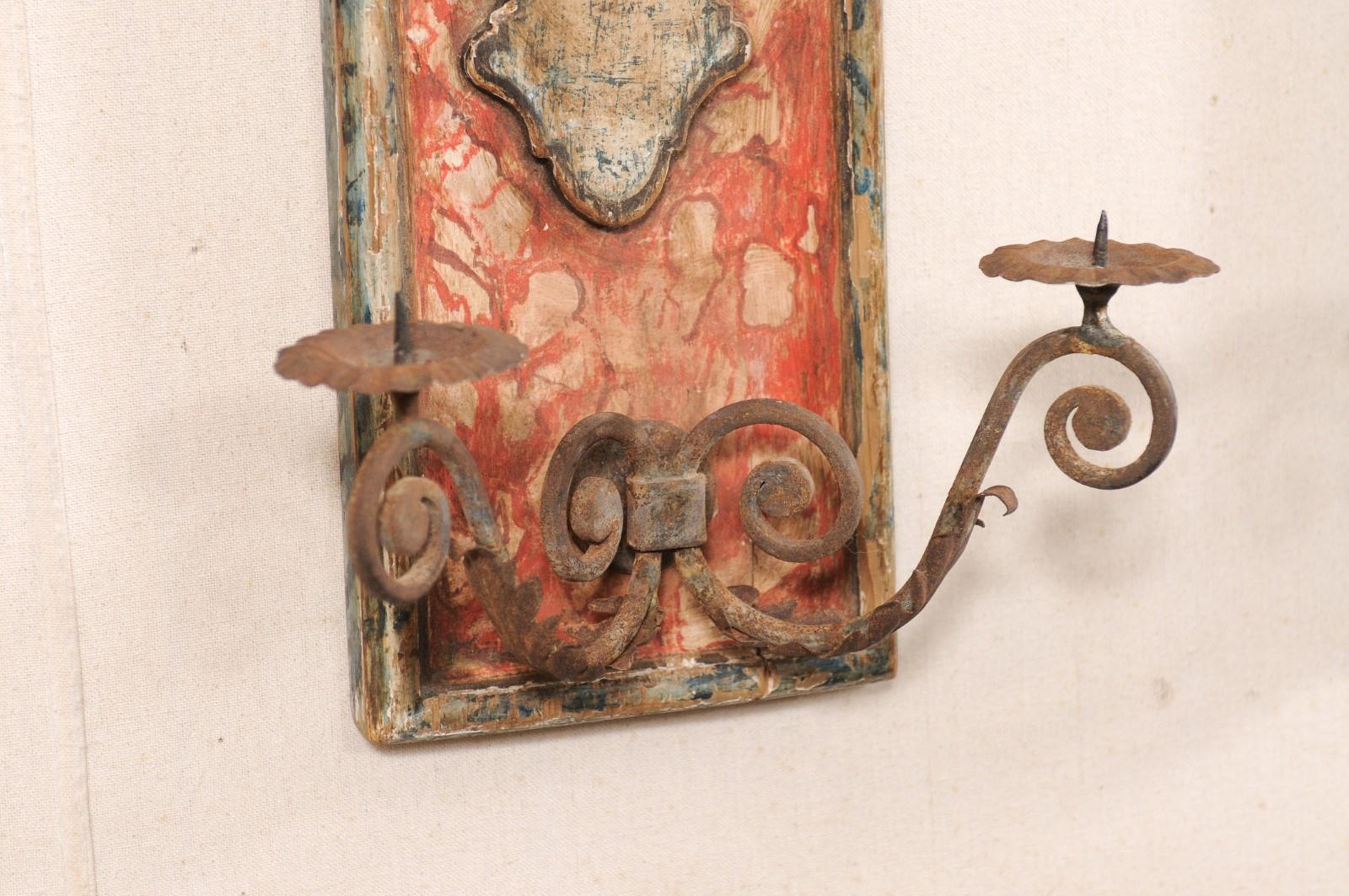 Pareja Italiana de Antiguos Candelabros de Pared (Placas de Madera con Brazos de Hierro) en venta 4