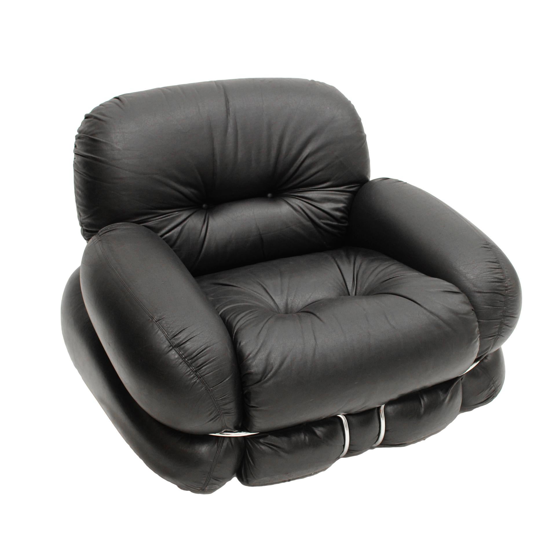 Mid-Century Modern Italian Pair Of Armchairs by Adriano Piazzesi Okay Black Leather and Steel