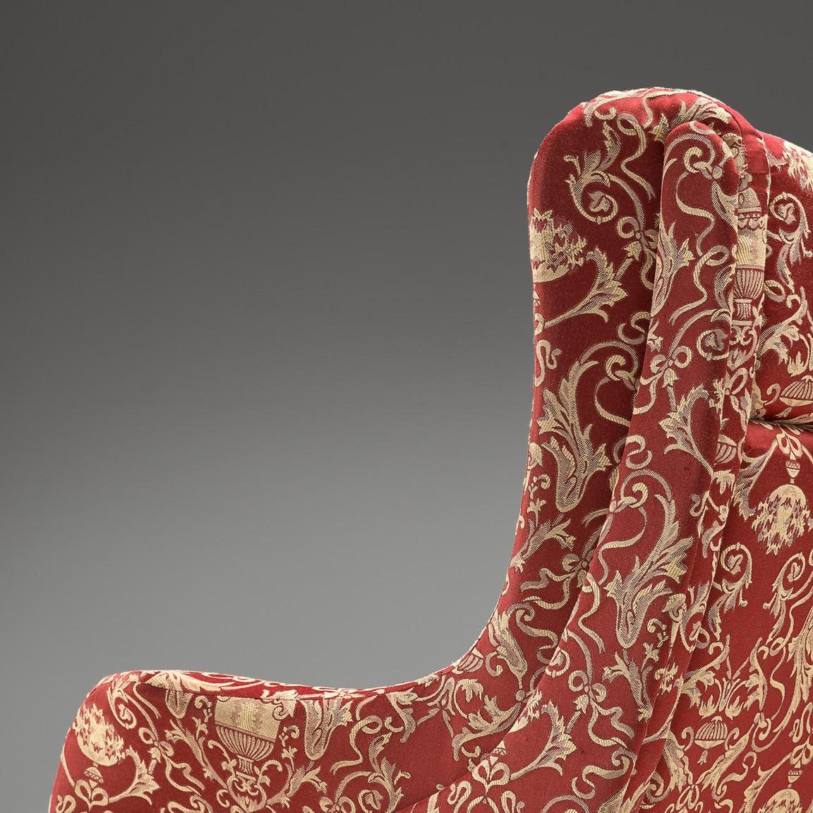 Mid-Century Modern Paire de fauteuils italiens en tapisserie décorative rouge  en vente