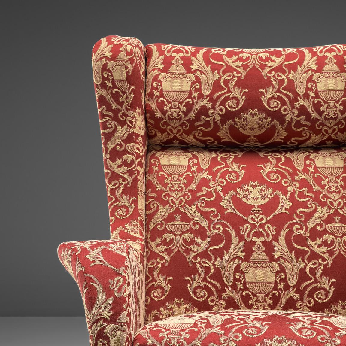 Milieu du XXe siècle Paire de fauteuils italiens en tapisserie décorative rouge  en vente