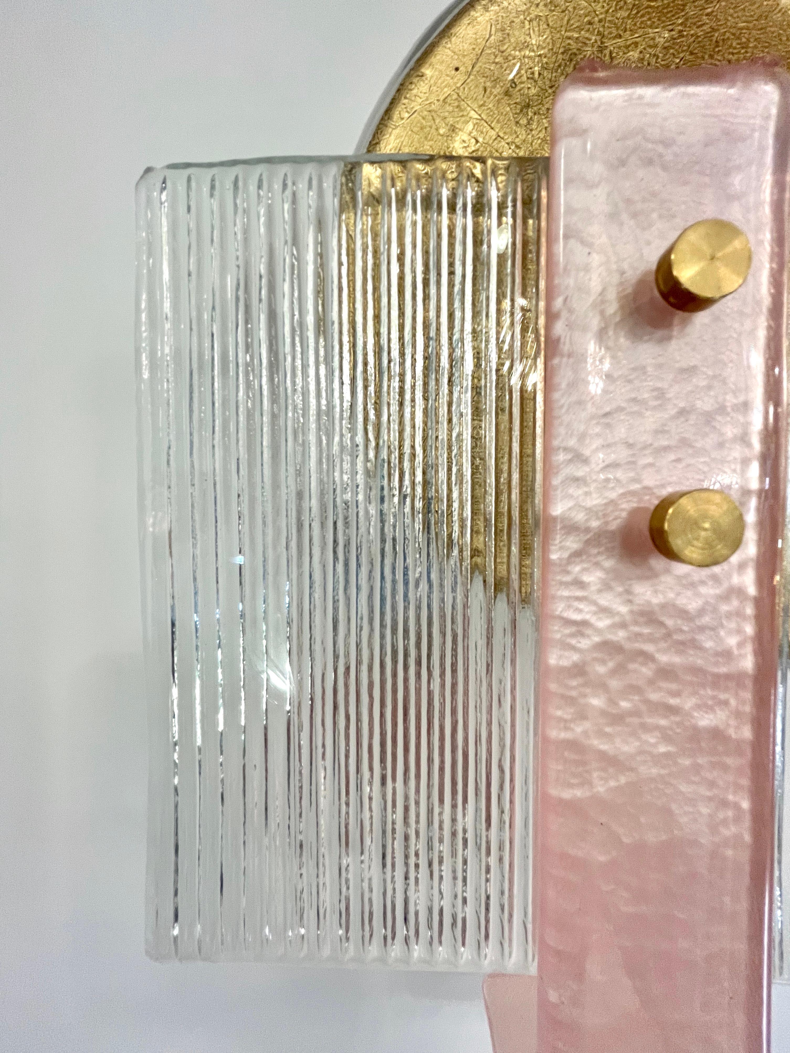 Italian Pair of Art Deco Style Textured Gold Pink & Crystal Murano Glass Sconces For Sale 5