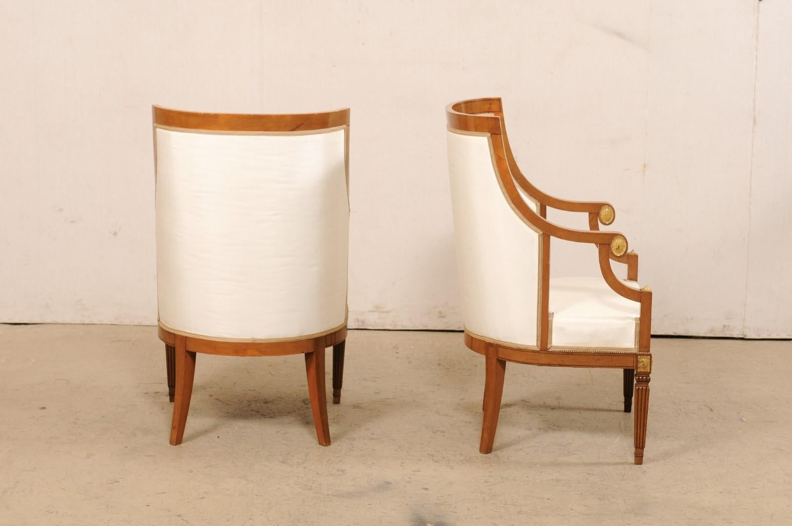 Italian Pair of Barrel-Back Carved-Wood & Upholstered Armchairs Mid-20th Century For Sale 4