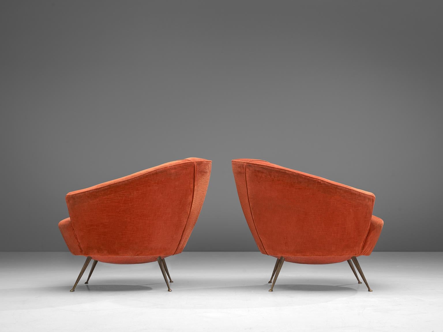 Italian Pair of Bold Club Chairs in Orange Velours In Good Condition In Waalwijk, NL
