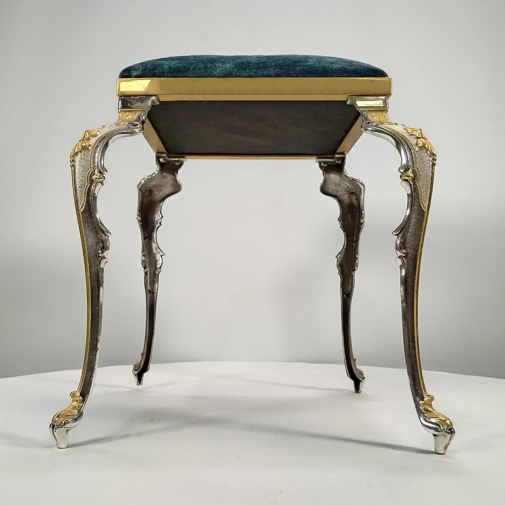 Laiton Paire italienne de  Chaises en laiton pour table d'échecs en vente