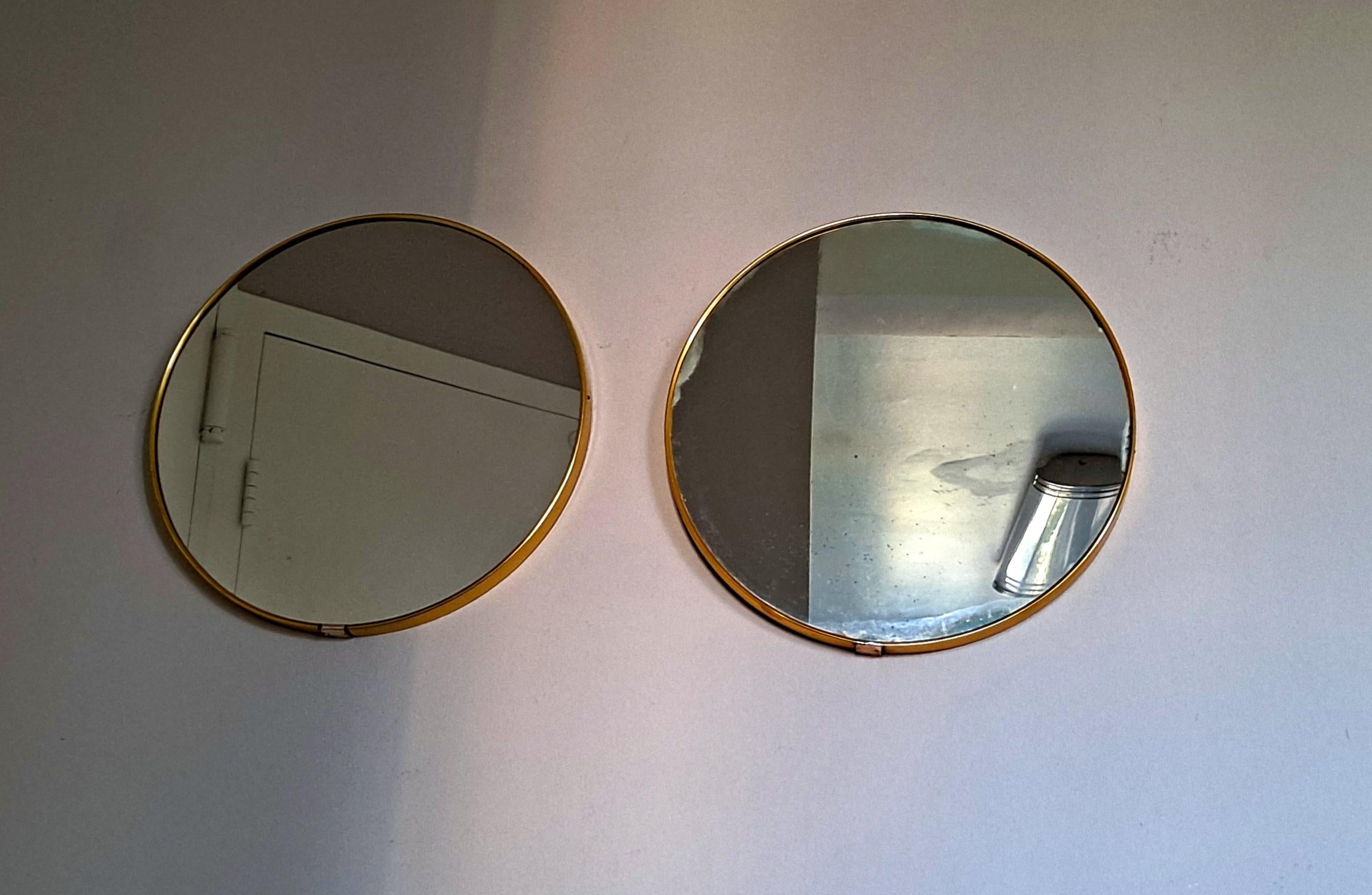 Italian Pair of Brass Wall Mirrors In Good Condition In Los Angeles, CA