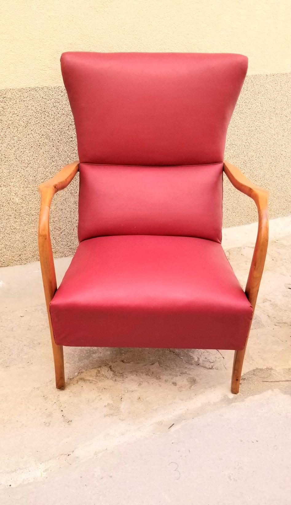Italian pair of chairs ,sculptural look and comfortable in original good condition.
Shipping to US continental in home delivery $500
 