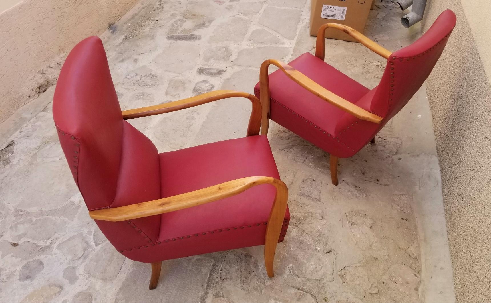 Italian Pair of Chairs In Good Condition For Sale In Los Angeles, CA