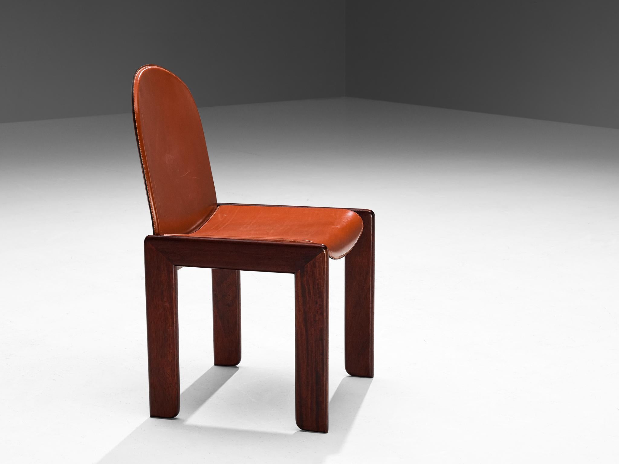 Italienisches Paar Stühle aus rotem Sattelleder und gebeiztem Holz im Angebot 5