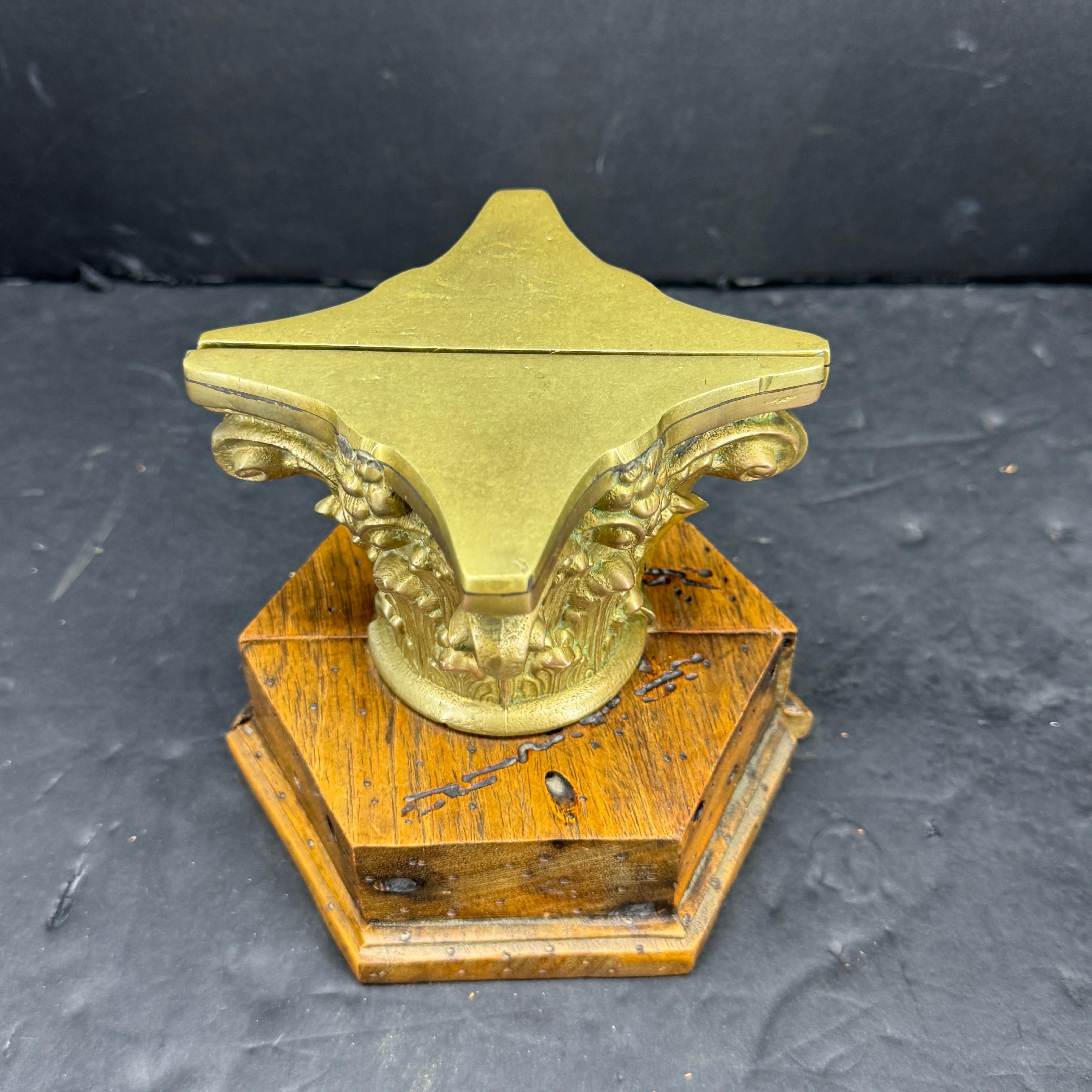 Italian Pair of Corinthian Burl Bookends, Mid-Century Modern For Sale 10