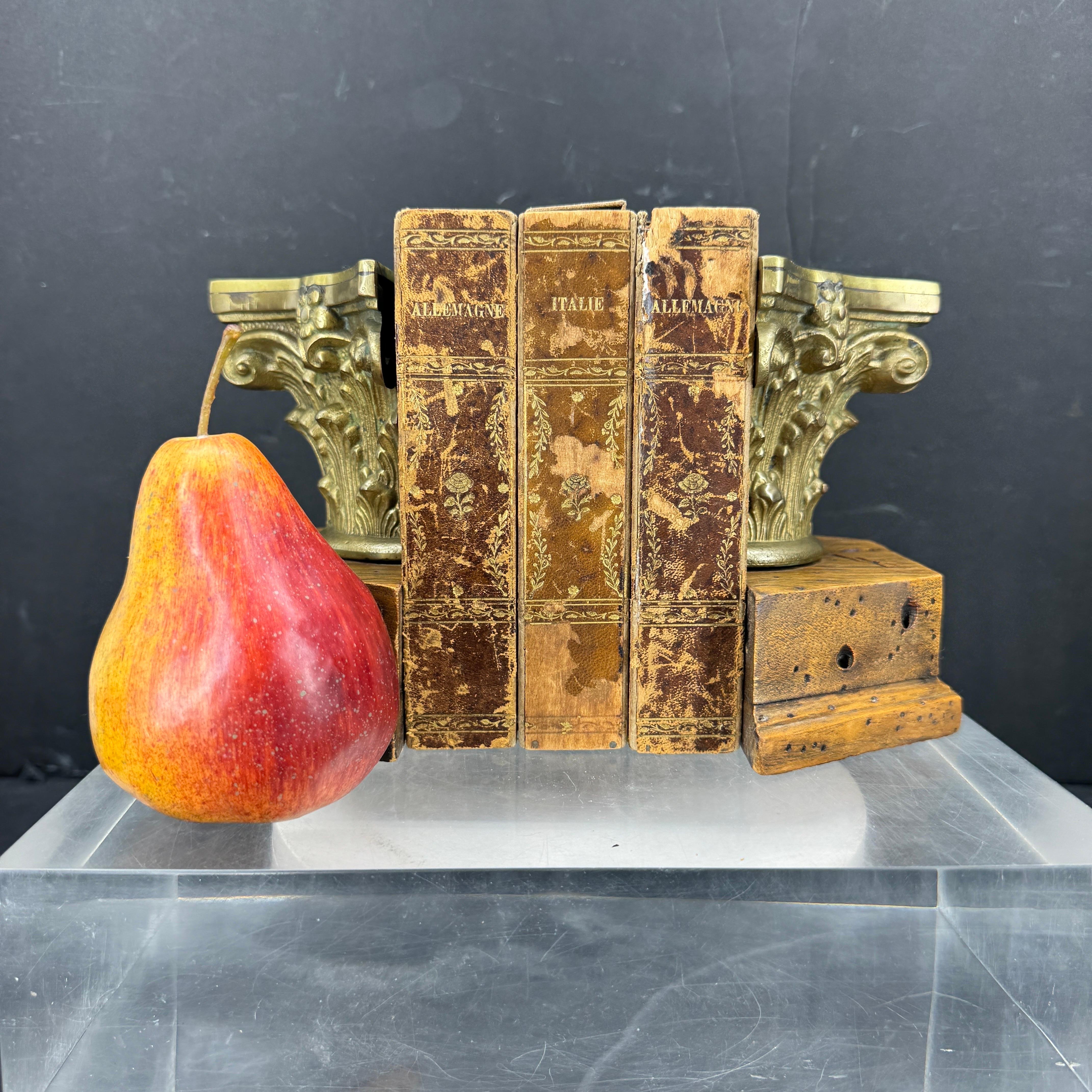 Classical Roman Italian Pair of Corinthian Burl Bookends, Mid-Century Modern For Sale