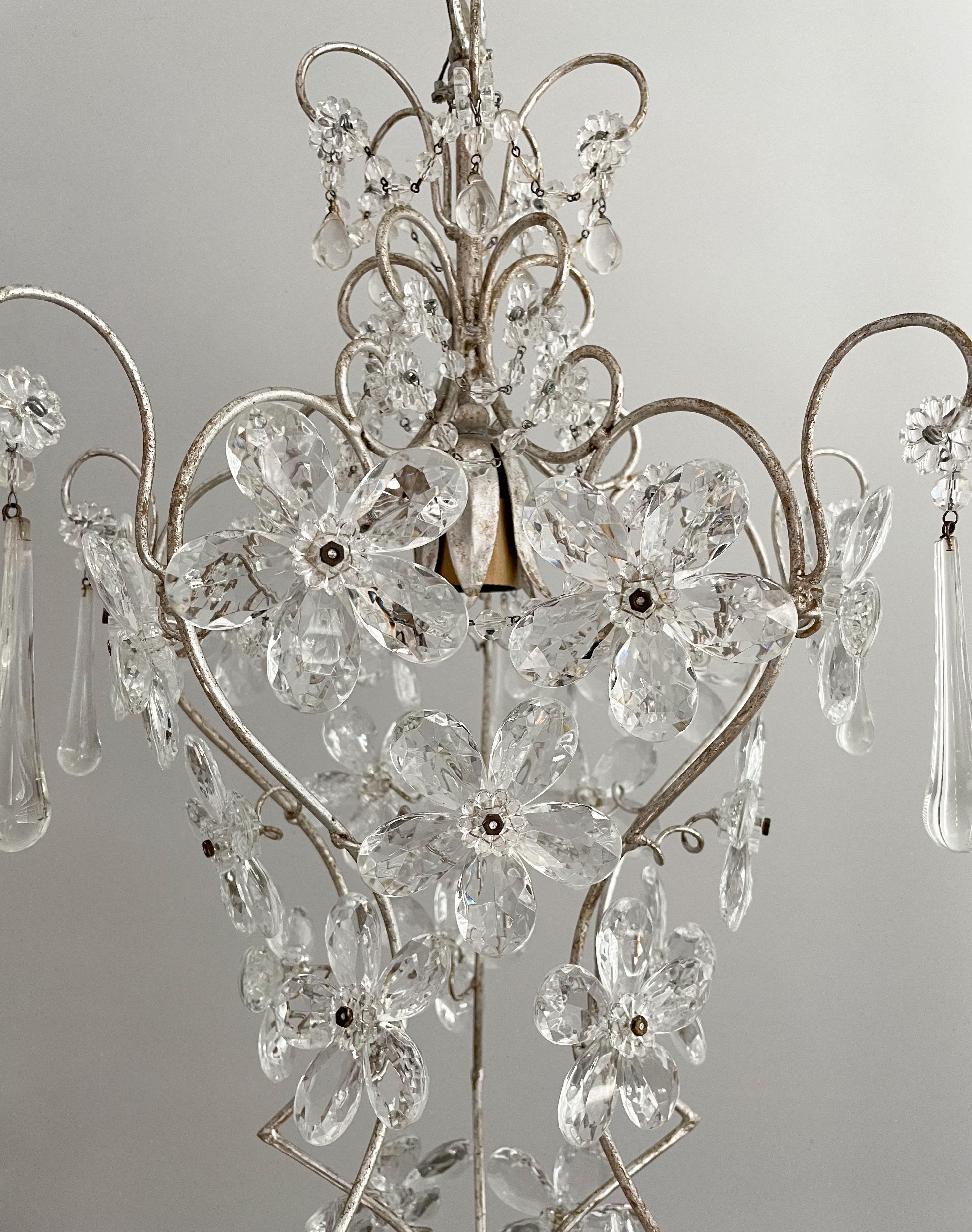 20th Century Italian Pair of Crystal Beaded Chandeliers For Sale