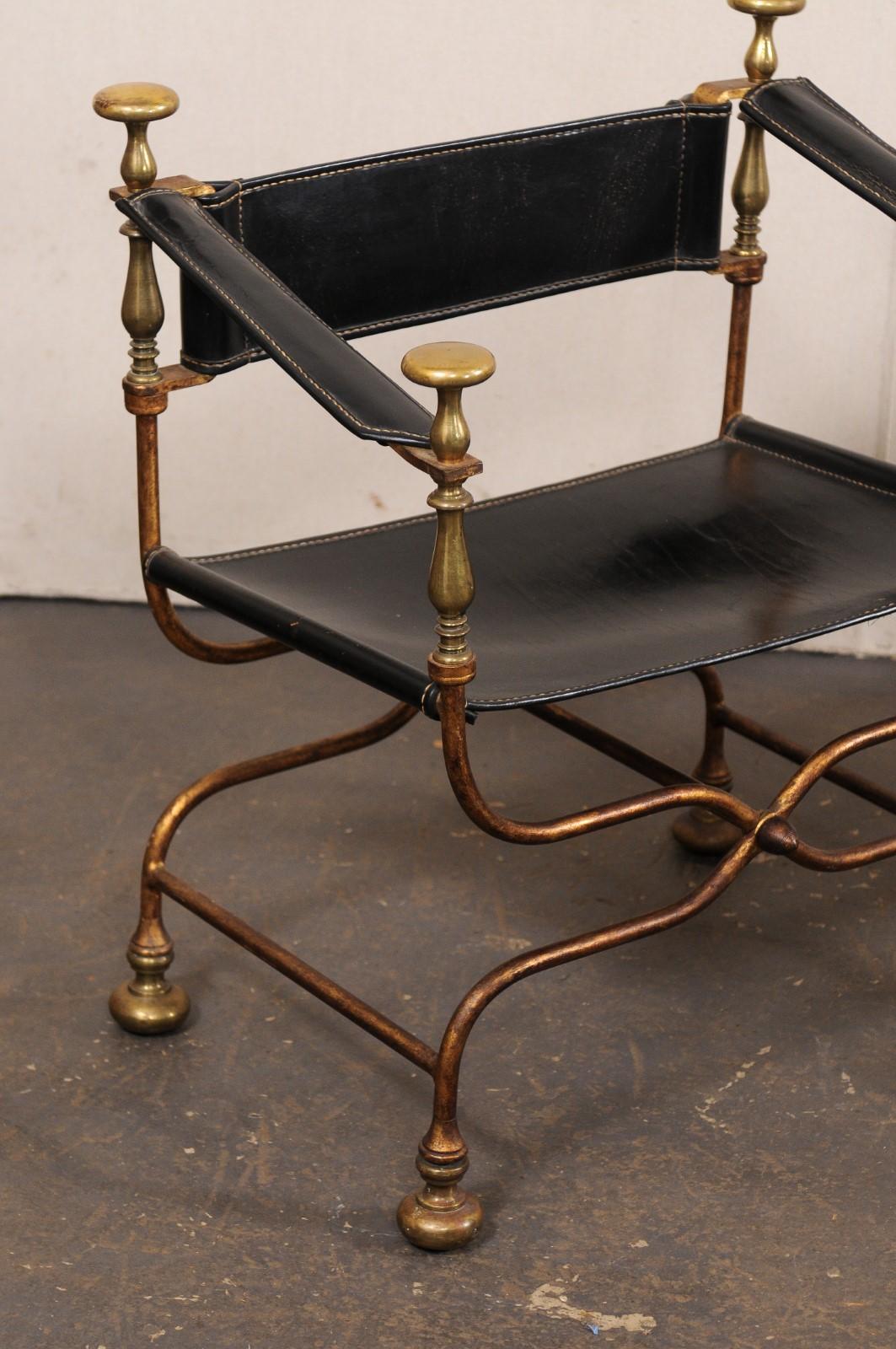 Paire de chaises Curule Savonarola italiennes avec sièges, dossiers et accoudoirs en cuir noir en vente 6