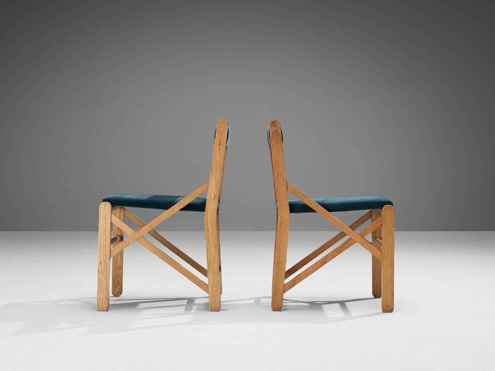 Mid-20th Century Italian Pair of Dining Chairs With Structural Frames in Oak  For Sale