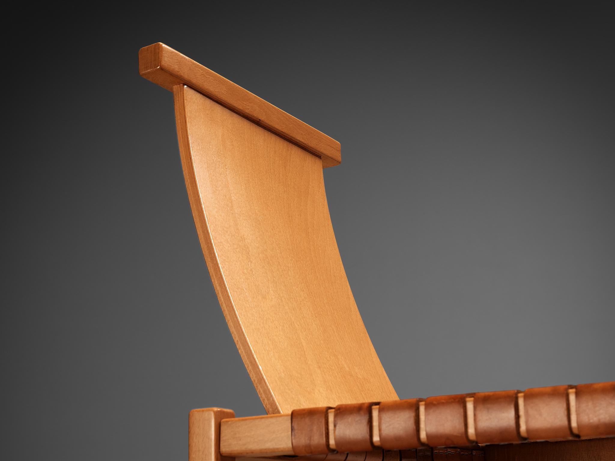 Italian Pair of Dining Chairs with Woven Leather Seats For Sale 2