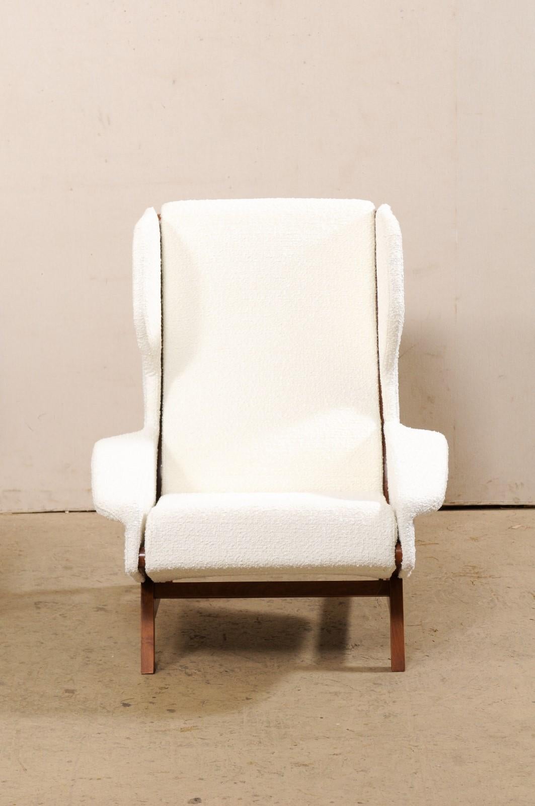 Contemporary Italian Pair of Fashionably Modern Wingback Chairs with White Bouclé Upholstery For Sale