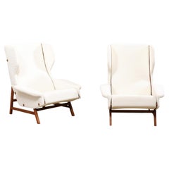 Italian Pair of Fashionably Modern Wingback Chairs with White Bouclé Upholstery