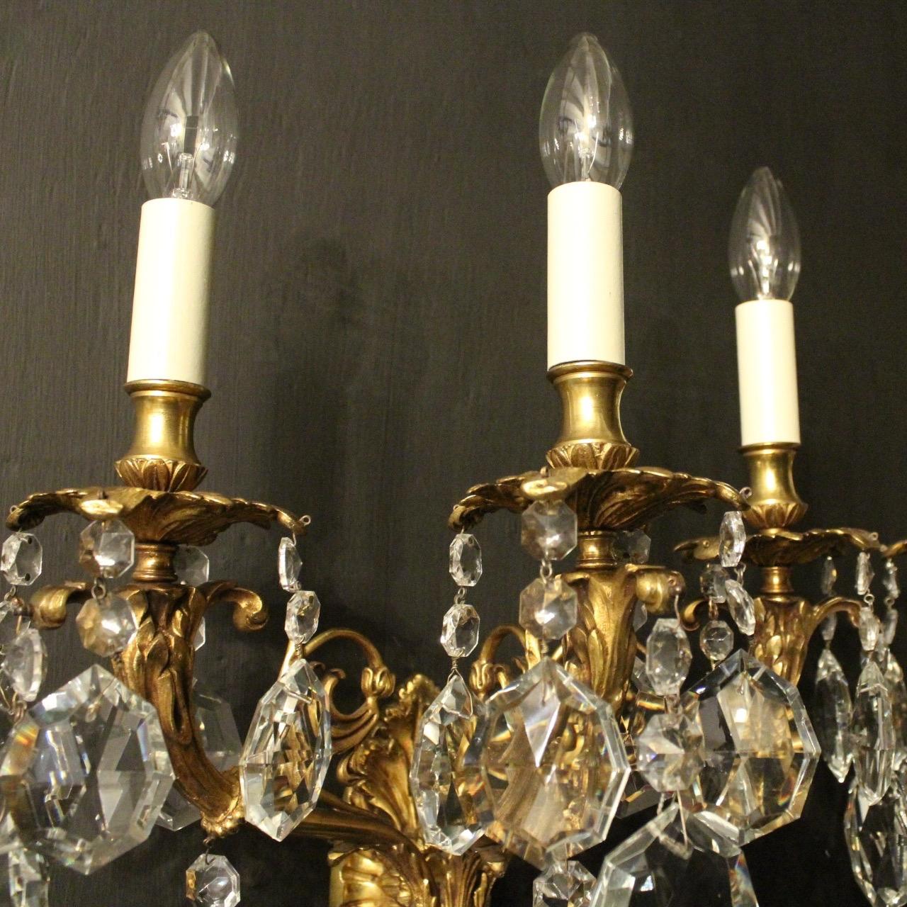 Italian Pair of Gilded Bronze and Crystal Antique Wall Lights In Good Condition In Chester, GB