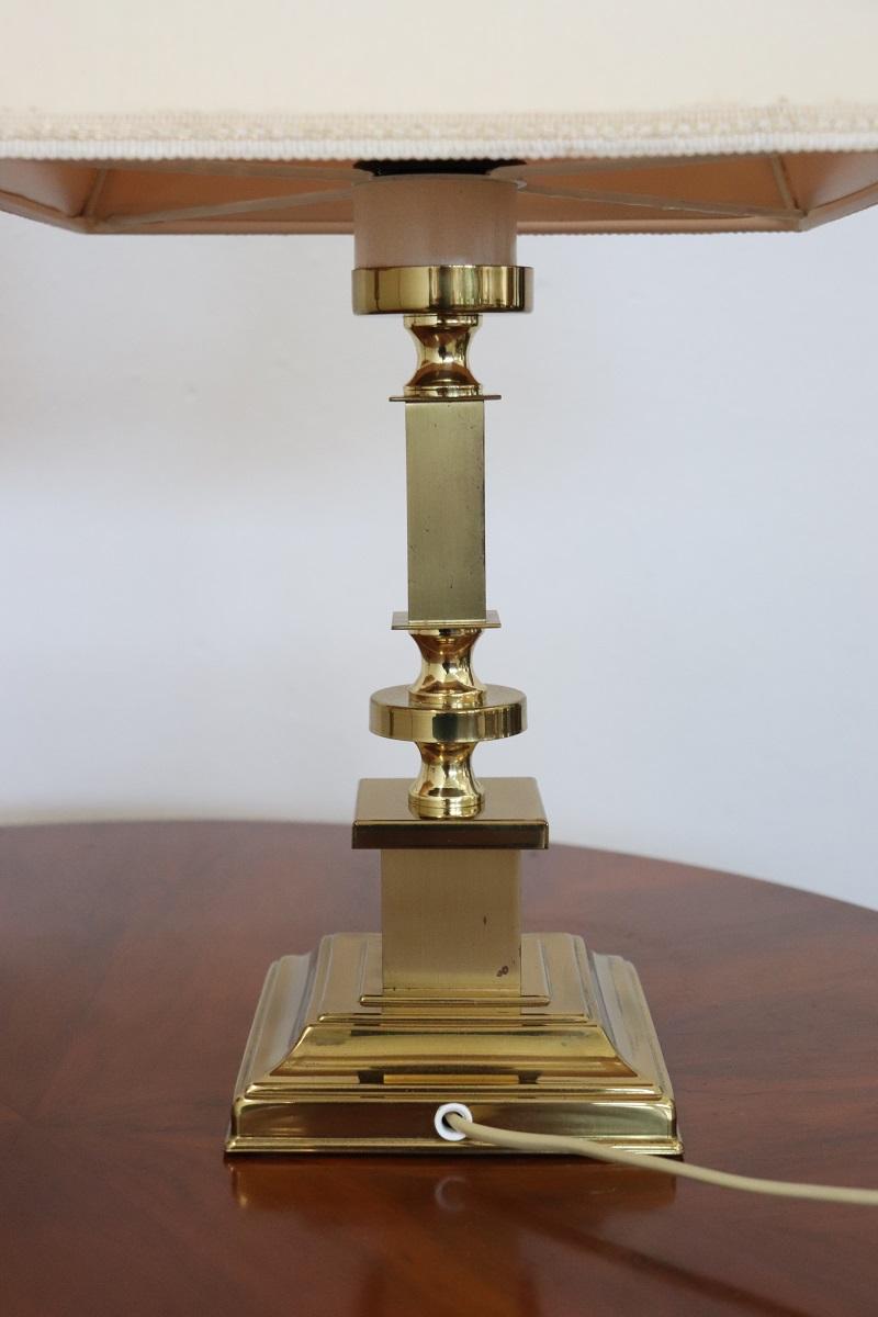 Coppia italiana di lampade da comodino dorate, anni '70 in vendita 3
