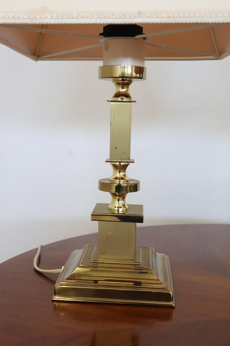 Coppia italiana di lampade da comodino dorate, anni '70 in vendita 2