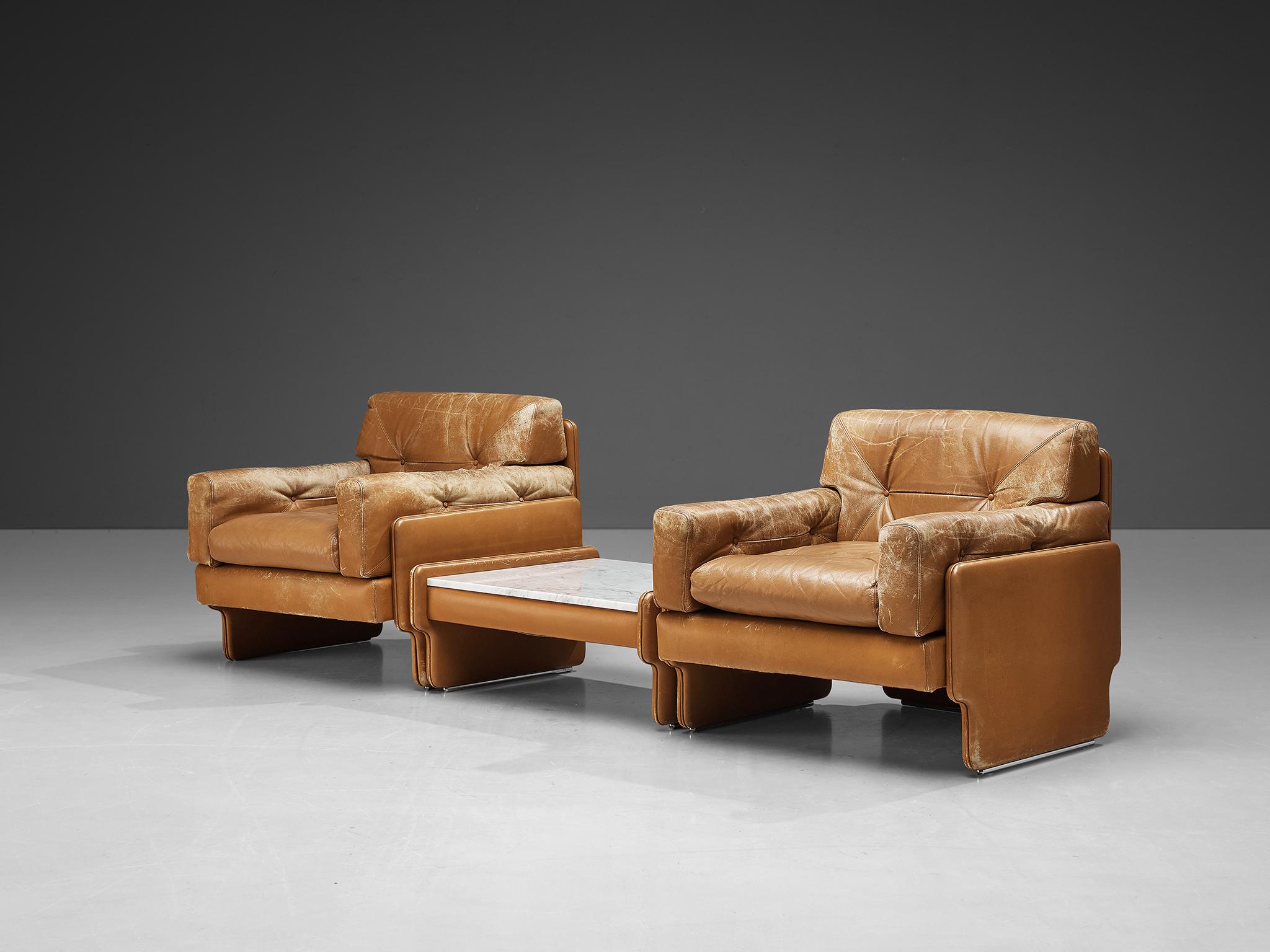 Italian Pair of Lounge Chairs in Cognac Leather  For Sale 2
