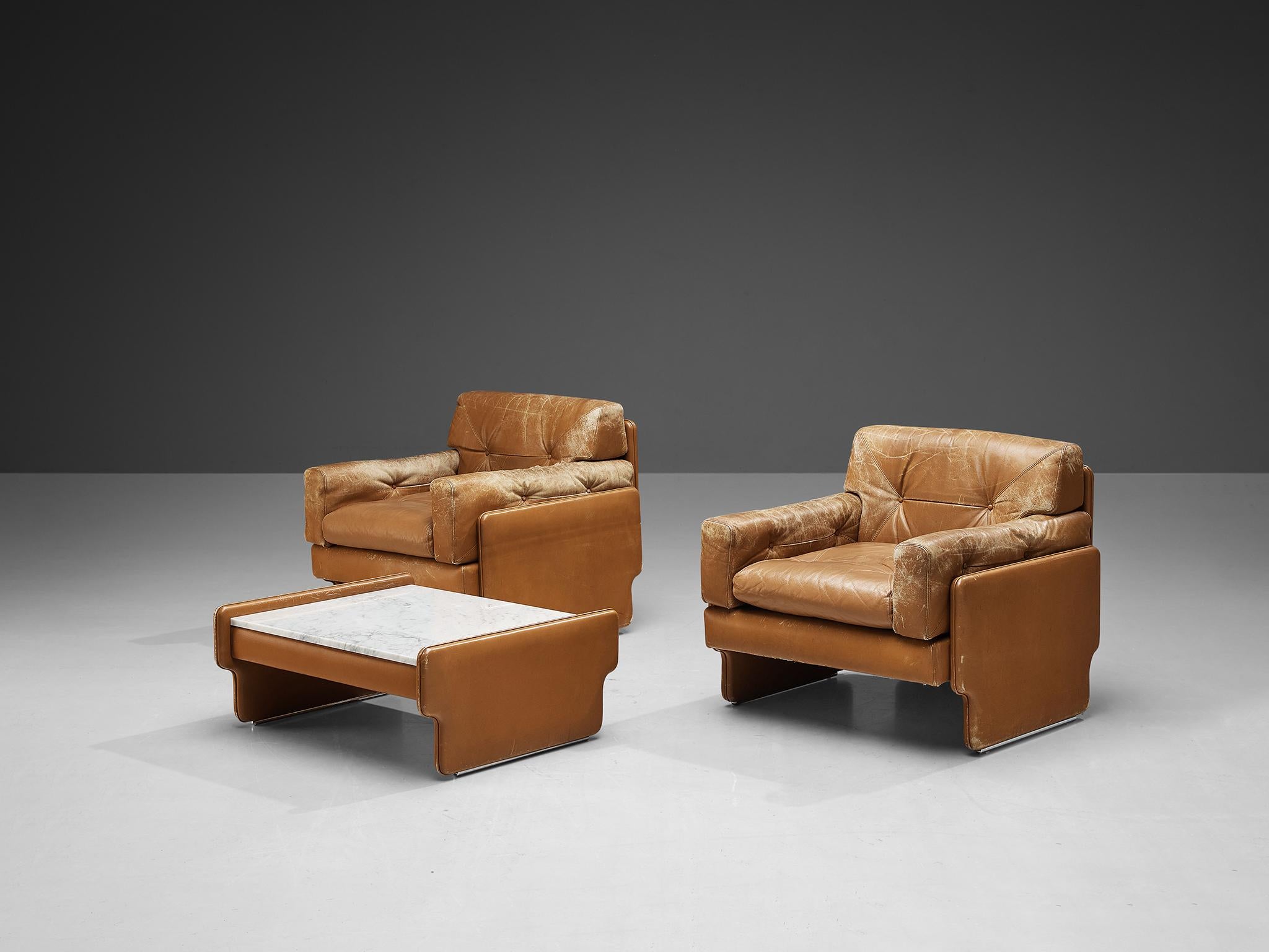 Italian Pair of Lounge Chairs in Cognac Leather  For Sale 3