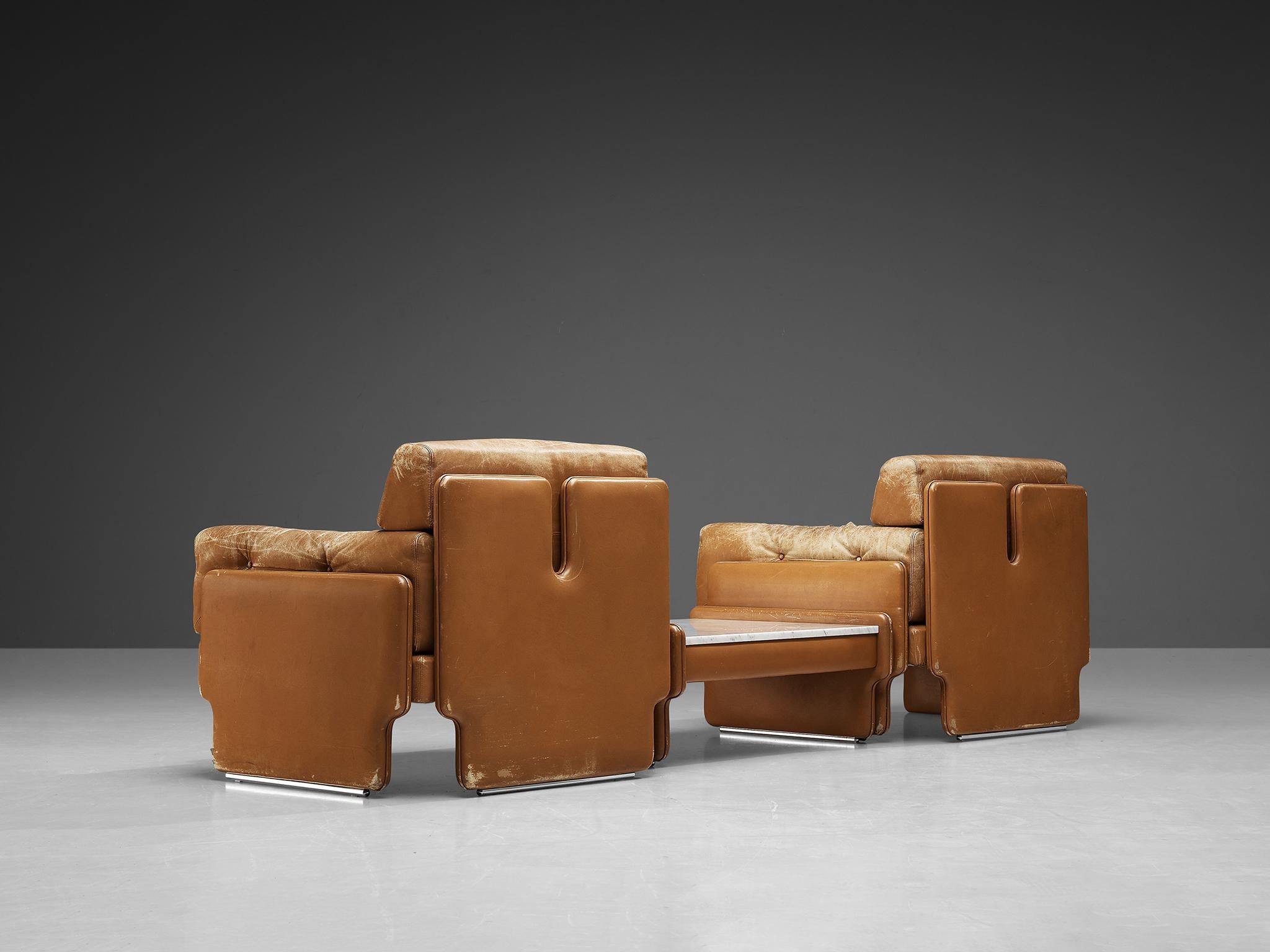 Italian Pair of Lounge Chairs in Cognac Leather  For Sale 4